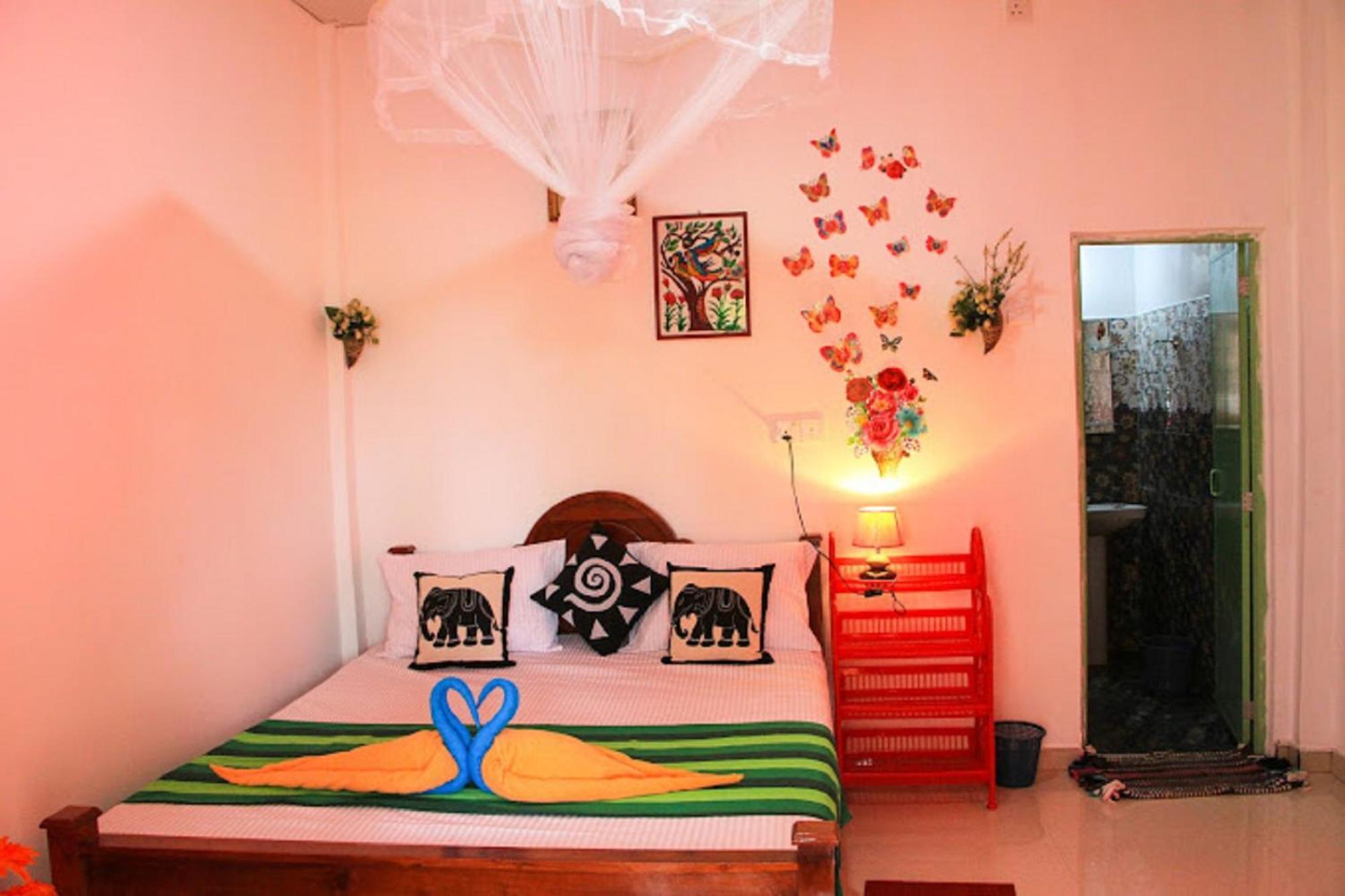 Nelum Home Stay Сигирия Экстерьер фото