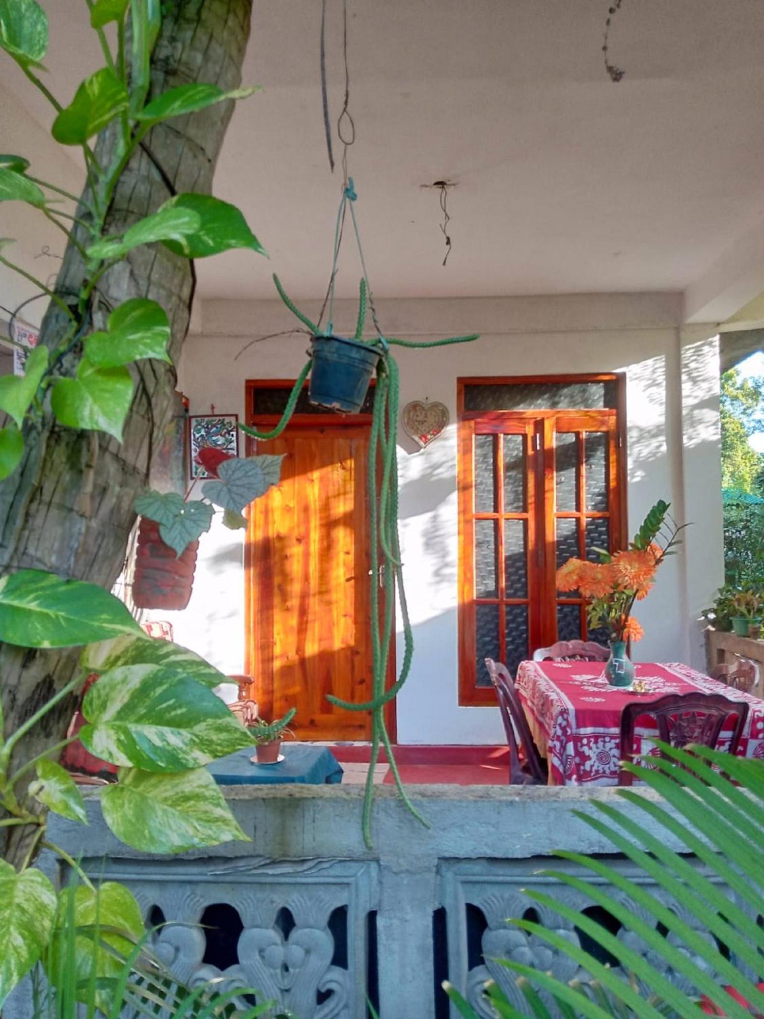 Nelum Home Stay Сигирия Экстерьер фото